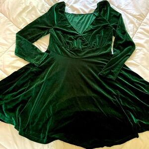 Cupshe green velvet dress size L